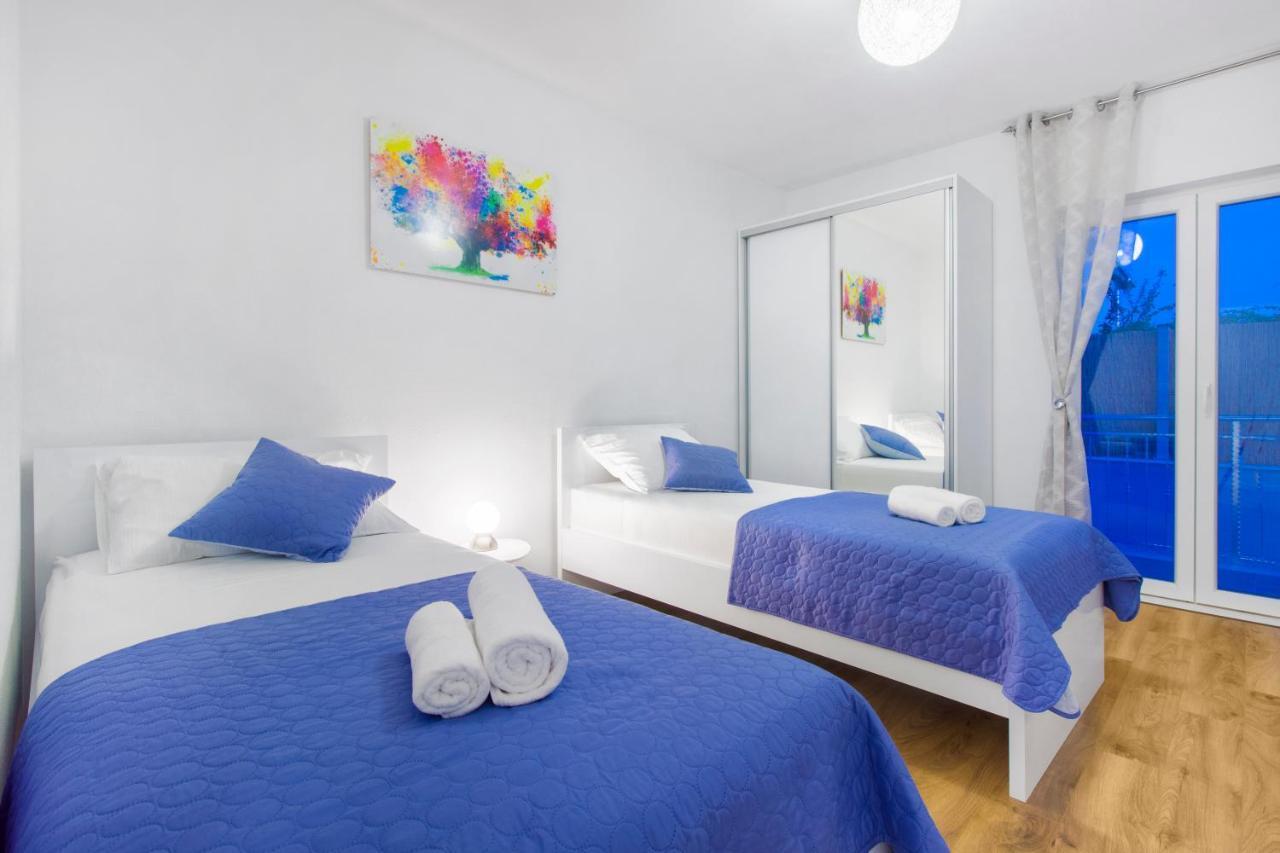 Villa Antonia With Heated Pool Dograde Bagian luar foto