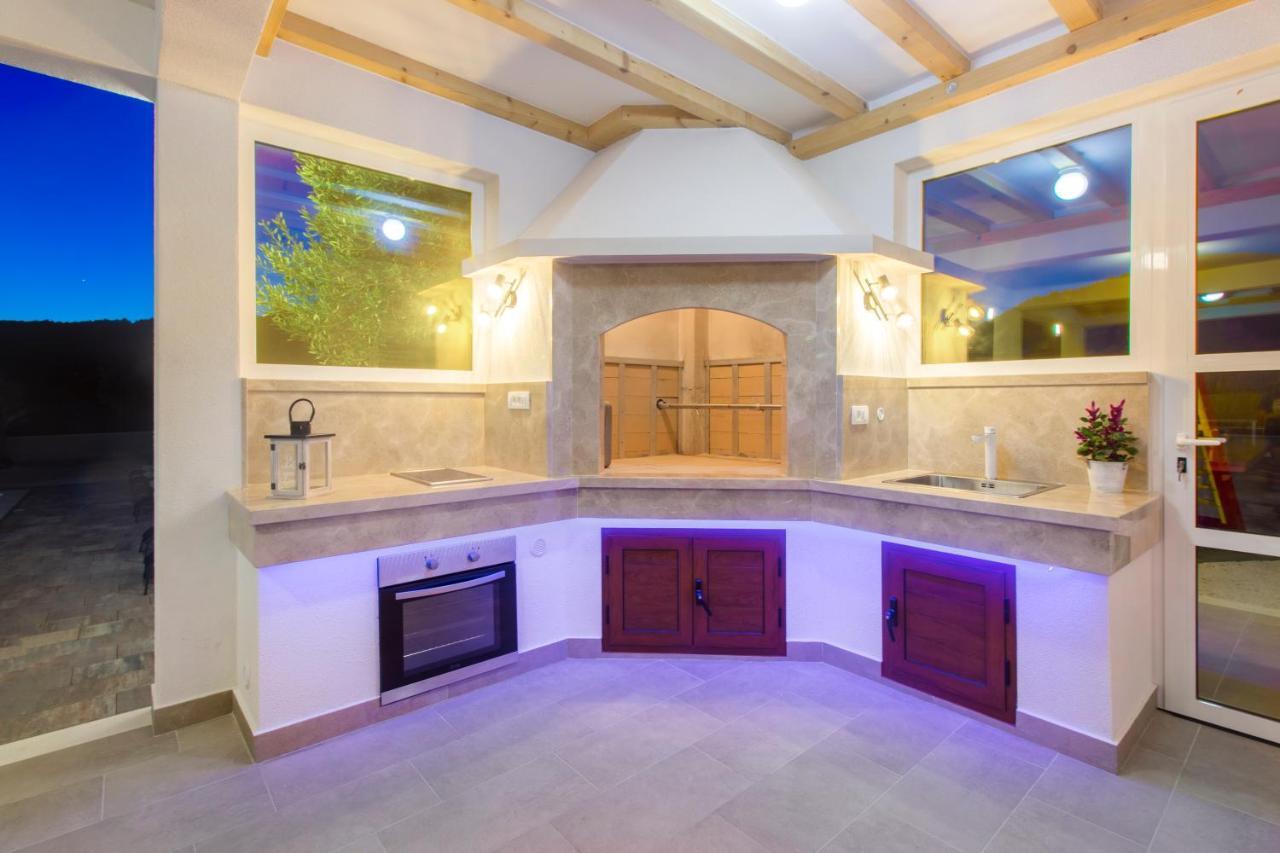 Villa Antonia With Heated Pool Dograde Bagian luar foto