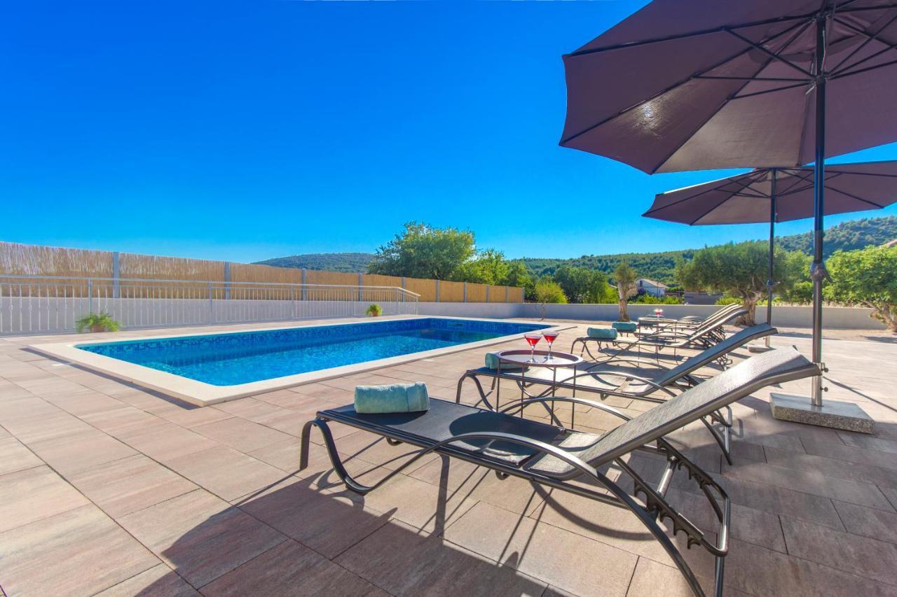 Villa Antonia With Heated Pool Dograde Bagian luar foto