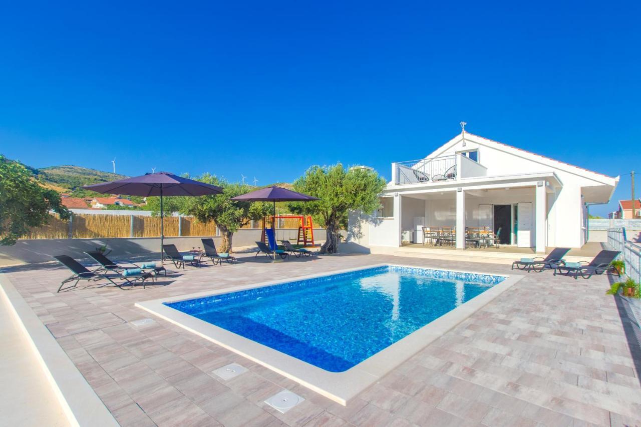 Villa Antonia With Heated Pool Dograde Bagian luar foto