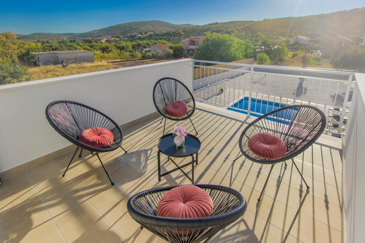 Villa Antonia With Heated Pool Dograde Bagian luar foto