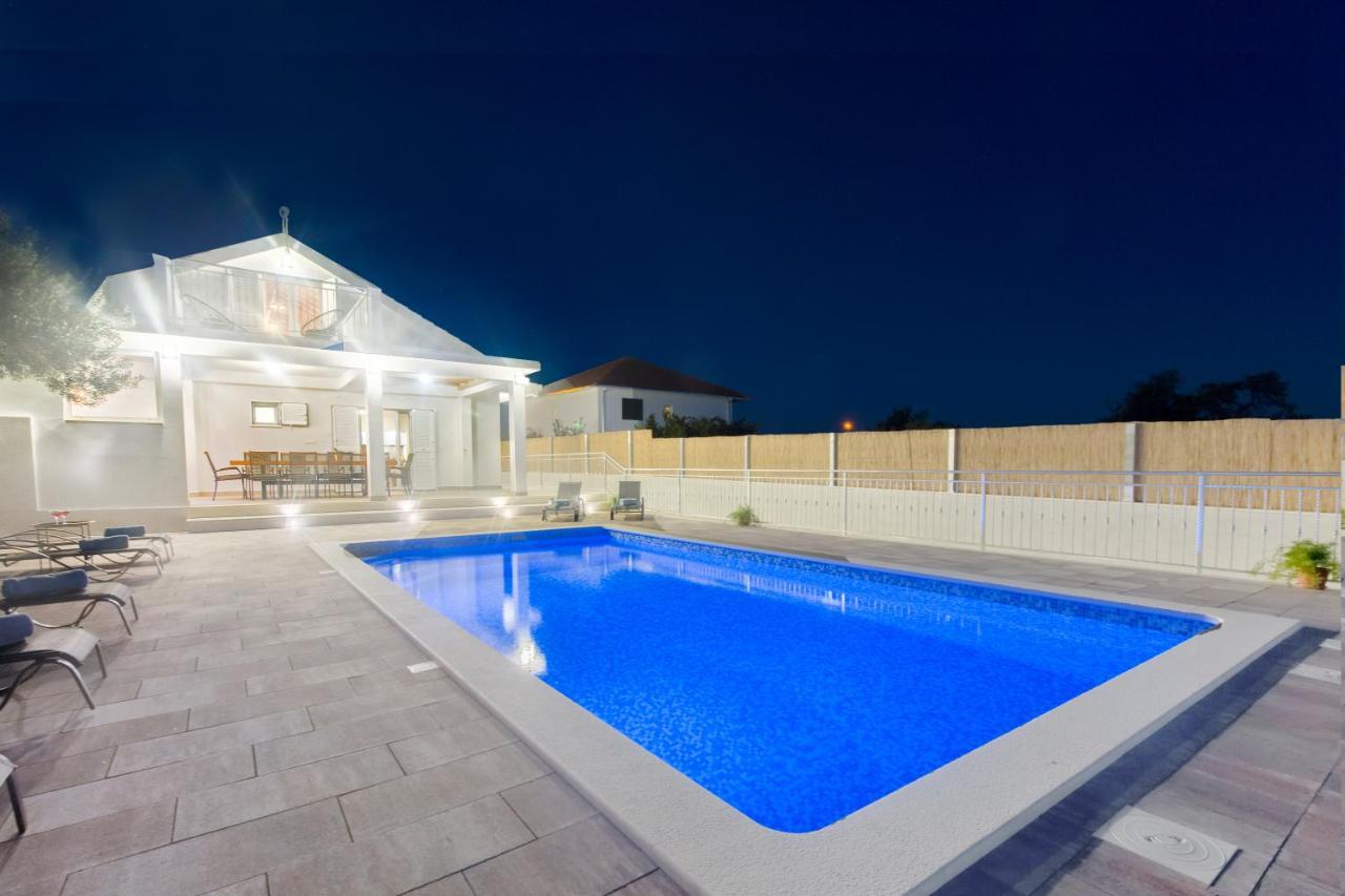 Villa Antonia With Heated Pool Dograde Bagian luar foto