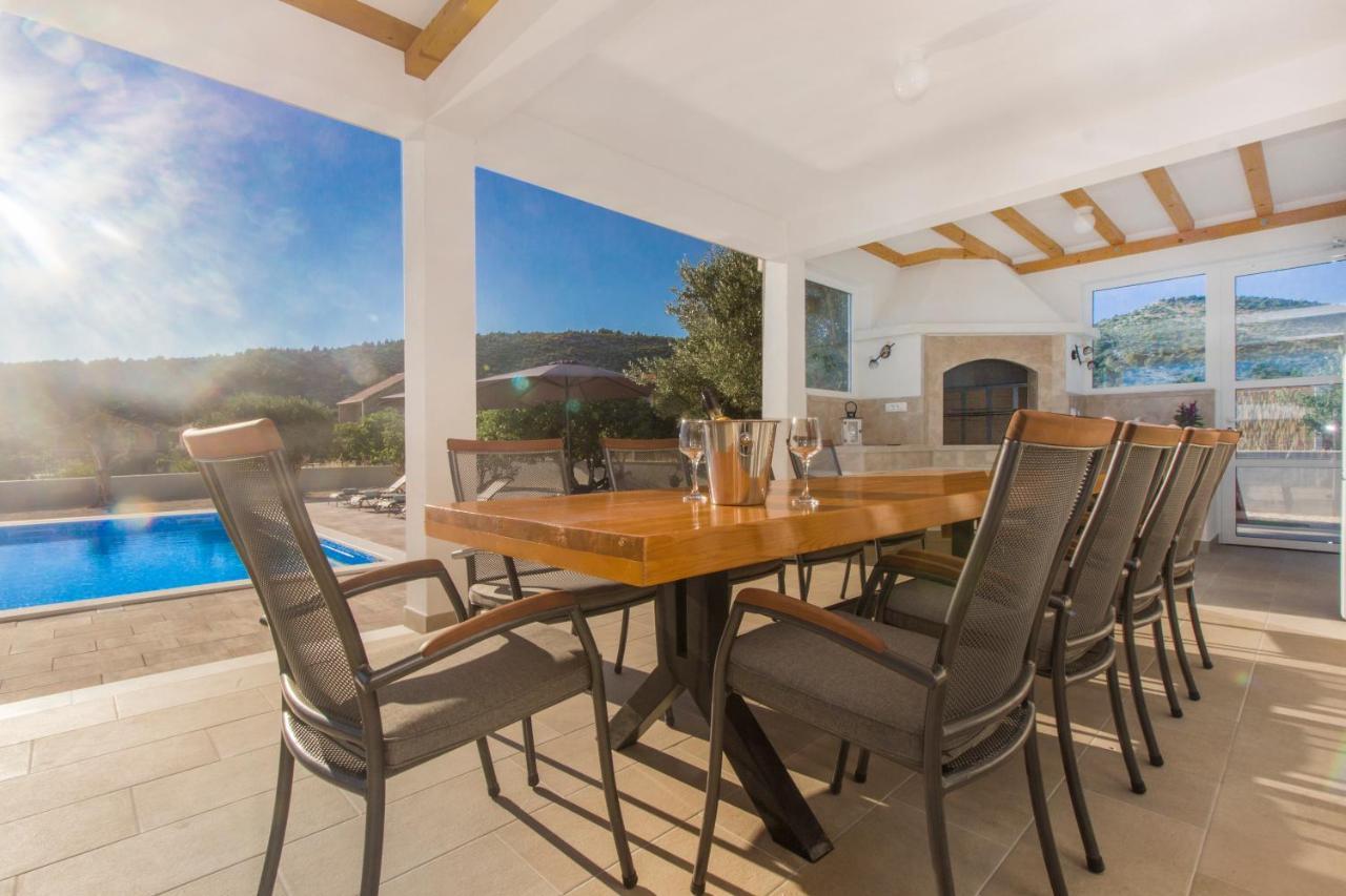Villa Antonia With Heated Pool Dograde Bagian luar foto